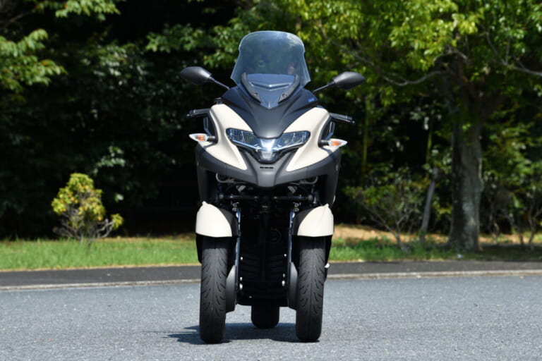 ヤマハ｜トリシティ300｜試乗インプレッション｜【安定感抜群で高速道路もラクラクのオートマ リーニング・マルチ・ホイール】ヤマハ　トリシティ300 2025モデル試乗レポート