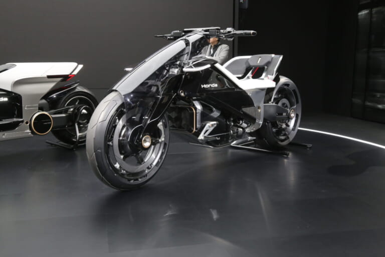 ジャパンモビリティショー2025|ホンダ|【モビショー】近未来のEVバイクと、伝統にして最新のモンキーカスタム…JMSホンダブースに刮目せよ!