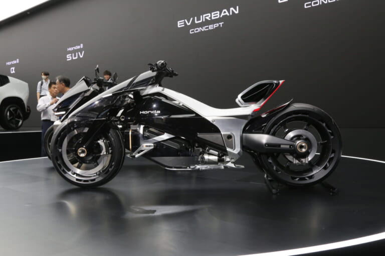 ジャパンモビリティショー2025|ホンダ|【モビショー】近未来のEVバイクと、伝統にして最新のモンキーカスタム…JMSホンダブースに刮目せよ!
