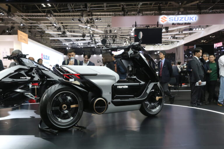 ジャパンモビリティショー2025|ホンダ|【モビショー】近未来のEVバイクと、伝統にして最新のモンキーカスタム…JMSホンダブースに刮目せよ!