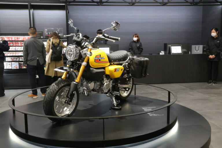 ジャパンモビリティショー2025|ホンダ|【モビショー】近未来のEVバイクと、伝統にして最新のモンキーカスタム…JMSホンダブースに刮目せよ!