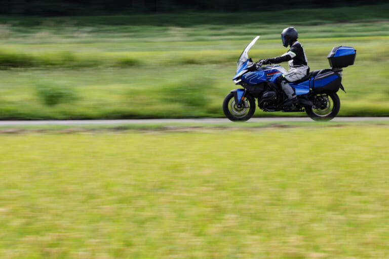 【NEWモデル試乗】贅沢ツアラー | BMW R1300RT「旅がラクなだけでなく、より走りを楽しめるようになった」