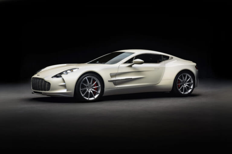 アストンマーチンOne 77｜【衝撃】007に選ばれなかったアストンマーティン「One-77」 77台限定スーパーカーの知られざる物語
