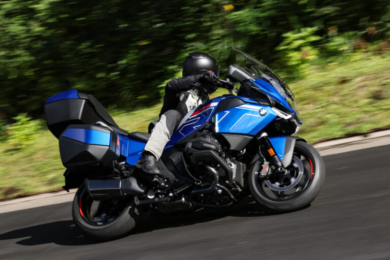 BMW R1300RT｜【NEWモデル試乗】贅沢ツアラー | BMW R1300RT「旅がラクなだけでなく、より走りを楽しめるようになった」