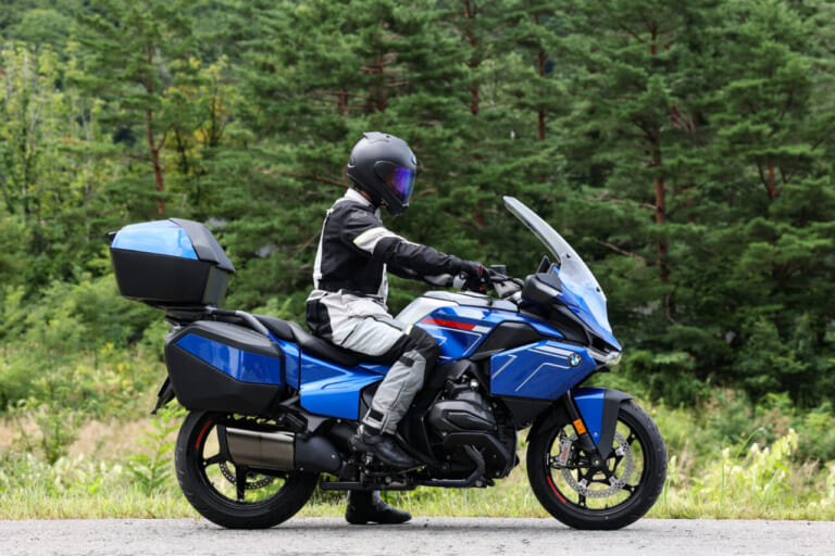 BMW R1300RT｜【NEWモデル試乗】贅沢ツアラー | BMW R1300RT「旅がラクなだけでなく、より走りを楽しめるようになった」