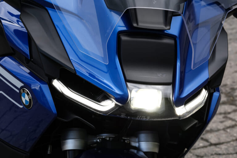 BMW R1300RT｜【NEWモデル試乗】贅沢ツアラー | BMW R1300RT「旅がラクなだけでなく、より走りを楽しめるようになった」