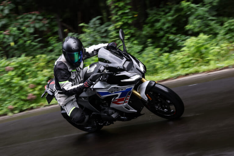 【NEWモデル試乗】BMW R1300RS/R「ともに走りが軽くなった」新型スポーツツアラー＆ロードスター