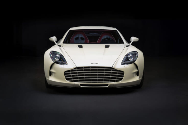 アストンマーチンOne 77｜【衝撃】007に選ばれなかったアストンマーティン「One-77」 77台限定スーパーカーの知られざる物語