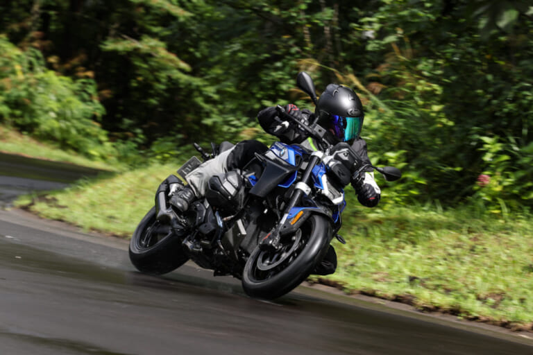 BMW R1300RS/R|【NEWモデル試乗】BMW R1300RS/R「ともに走りが軽くなった」新型スポーツツアラー&ロードスター