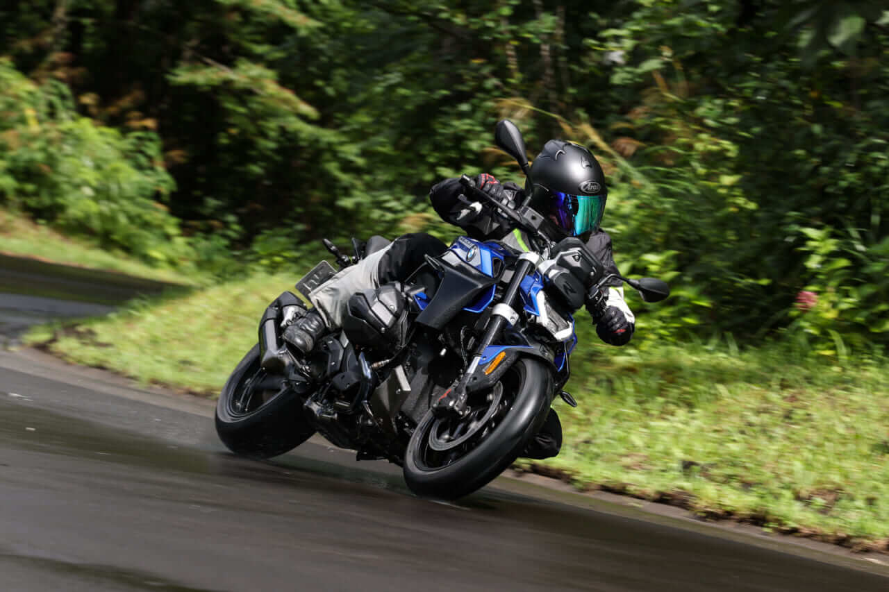 BMW R1300RS/R｜【NEWモデル試乗】BMW R1300RS/R「ともに走りが軽くなった」新型スポーツツアラー＆ロードスター