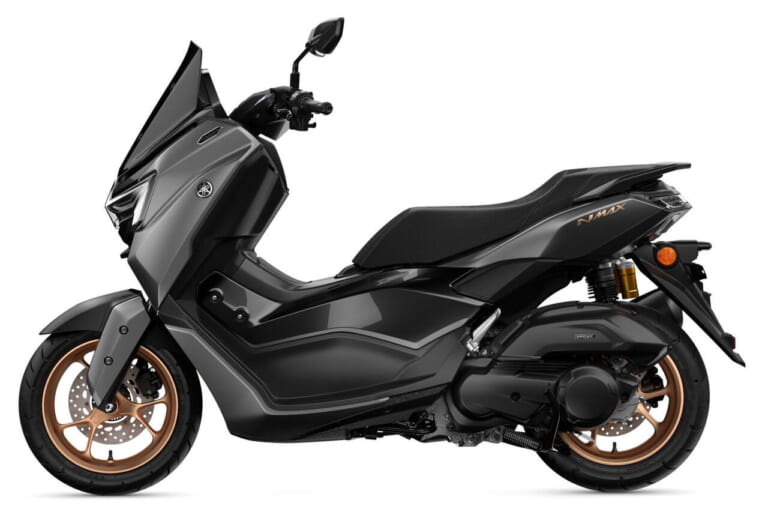 ヤマハ｜NMAX155テックマックス｜欧州仕様｜2026年モデル｜ヤマハ新型「NMAX 155 Tech MAX」初登場！ シフトダウン可能なCVT、スマホ連携機能を備え専用カラーを纏う【欧州】