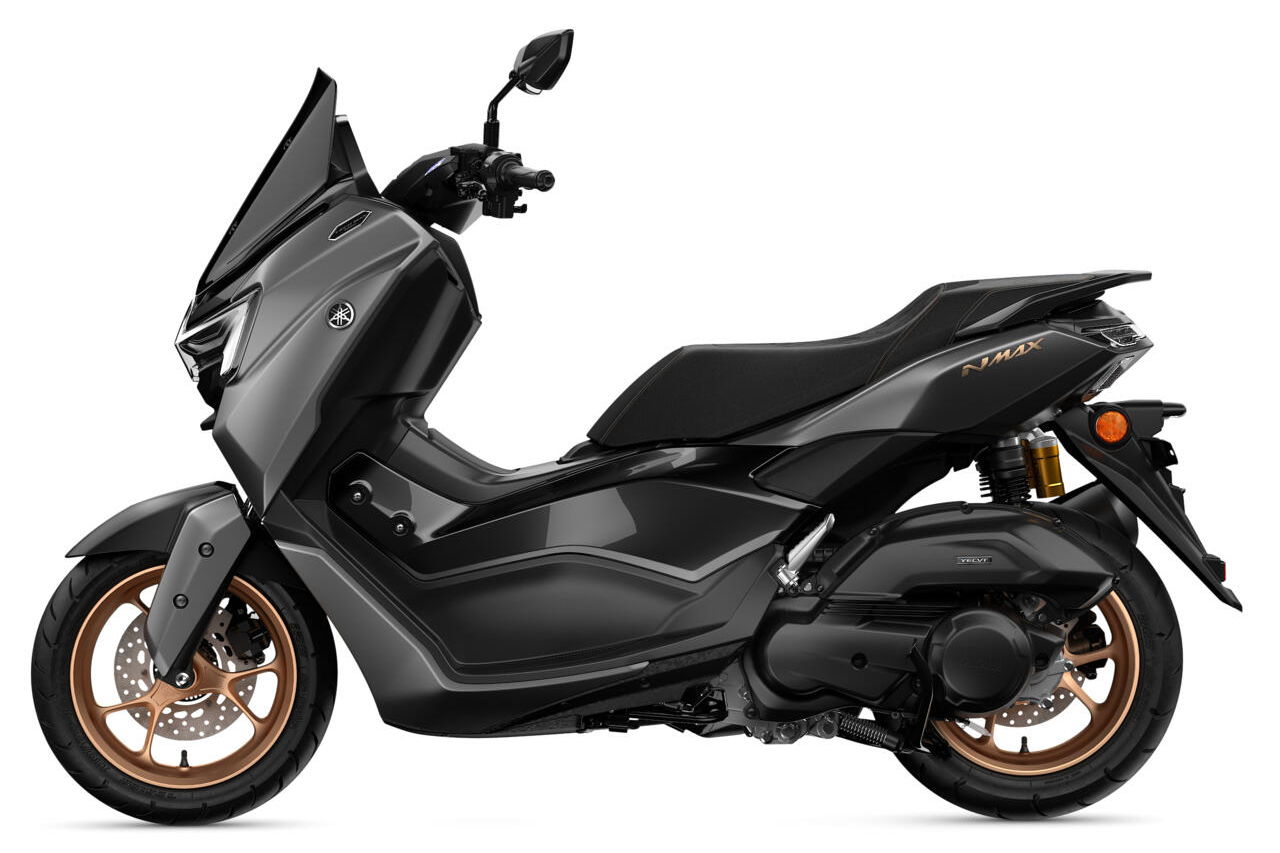 ｜ヤマハ新型「NMAX 155 Tech MAX」初登場！ シフトダウン可能なCVT、スマホ連携機能を備え専用カラーを纏う【欧州】