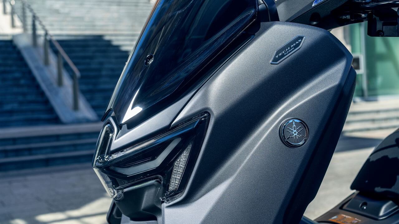 ヤマハ｜NMAX155テックマックス｜欧州仕様｜2026年モデル｜ヤマハ新型「NMAX 155 Tech MAX」初登場！ シフトダウン可能なCVT、スマホ連携機能を備え専用カラーを纏う【欧州】