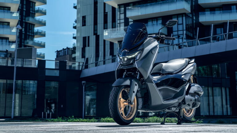 ヤマハ｜NMAX155テックマックス｜欧州仕様｜2026年モデル｜ヤマハ新型「NMAX 155 Tech MAX」初登場！ シフトダウン可能なCVT、スマホ連携機能を備え専用カラーを纏う【欧州】