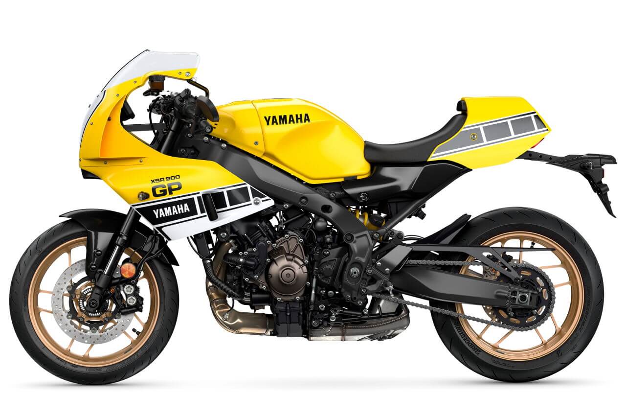 ヤマハ|XSR900 GP|欧州仕様|2026年モデル|ヤマハ「XSR900 GP」にインターカラー登場! ケニー・ロバーツの記憶が甦る「キング」仕様だ!【欧州】
