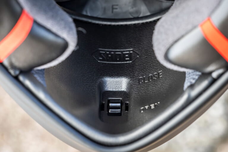 SHOEI|WYVERN Ø|待望のSHOEI「ワイバーンØ」発売! ワイバーンIIのユーザーが新旧を実際に使って徹底比較してみた!