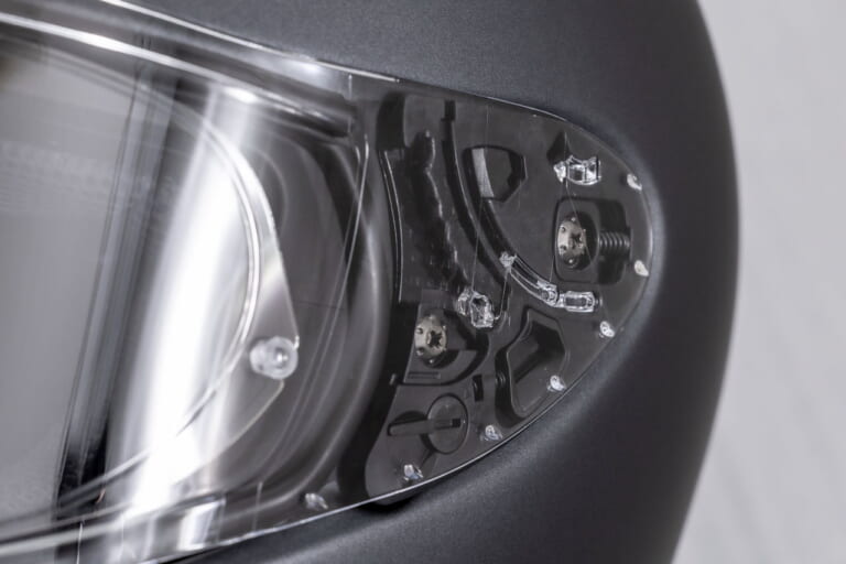 SHOEI|WYVERN Ø|待望のSHOEI「ワイバーンØ」発売! ワイバーンIIのユーザーが新旧を実際に使って徹底比較してみた!