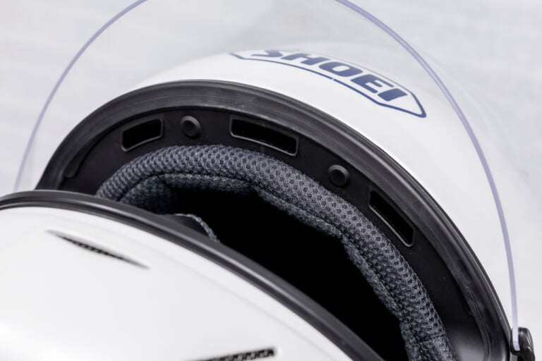 SHOEI|WYVERN II|待望のSHOEI「ワイバーンØ」発売! ワイバーンIIのユーザーが新旧を実際に使って徹底比較してみた!