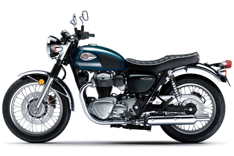 カワサキ|W800|2026年モデル|カワサキ「W800」に2026年のニューカラー! これまでにない白と深みのある青の2本立てラインナップに
