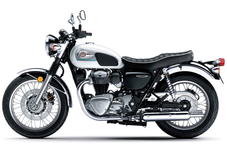 カワサキ|W800|2026年モデル|カワサキ「W800」に2026年のニューカラー! これまでにない白と深みのある青の2本立てラインナップに