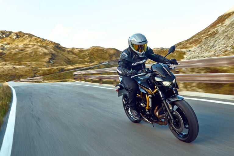 カワサキ|Z650S|欧州仕様|2026年モデル|カワサキ新型「Z650 S」初登場! 最新3眼ヘッドライト採用、ライディングポジションも最適化【海外】