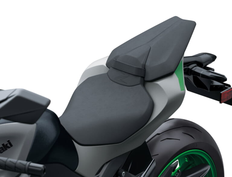 カワサキ｜Z1100 SE｜2026年モデル｜最大排気量の『Z』がモビショーで日本初公開！ カワサキ新型「Z1100」「Z1100 SE」は2026年2月に国内発売へ