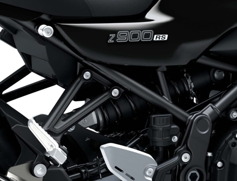 カワサキ｜Z900RS カフェ｜2026年モデル｜【世界初公開】カワサキ新型「Z900RS」登場！ 火の玉「SE」はドラレコ装備、RSはライポジも変わったが優れたデザインは不変