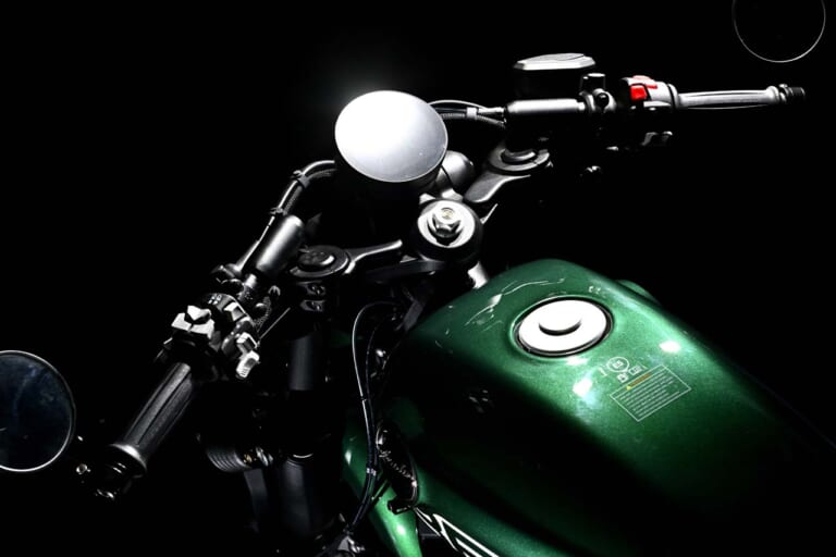 ベンダ|ナポレオンボブ250|【日本初上陸】独創デザインの水冷250cc・V型2気筒カスタムクルーザー「BENDA ナポレオンボブ250」試乗インプレッション