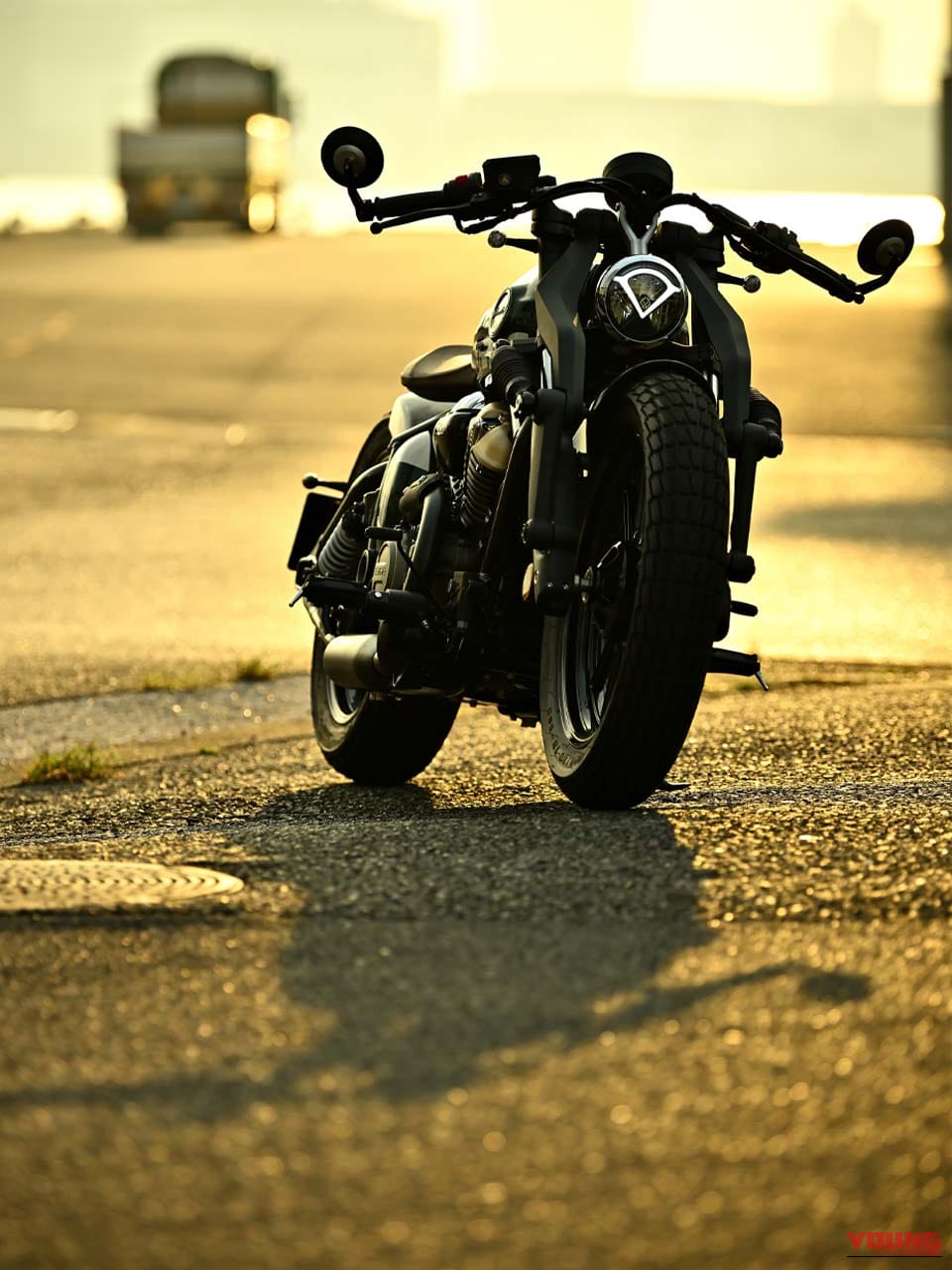 ベンダ|ナポレオンボブ250|【日本初上陸】独創デザインの水冷250cc・V型2気筒カスタムクルーザー「BENDA ナポレオンボブ250」試乗インプレッション