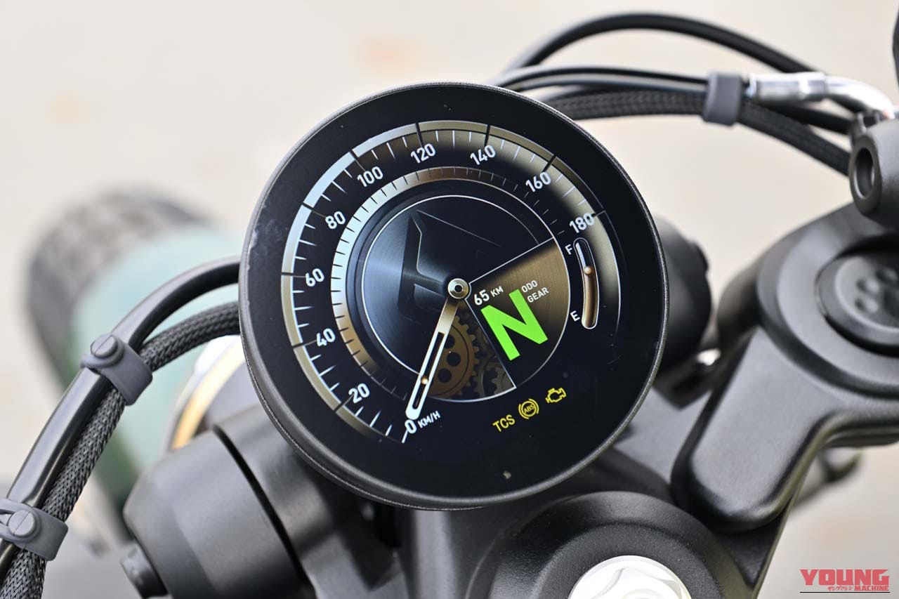 ベンダ｜ナポレオンボブ250｜【日本初上陸】独創デザインの水冷250cc・V型2気筒カスタムクルーザー「BENDA ナポレオンボブ250」試乗インプレッション