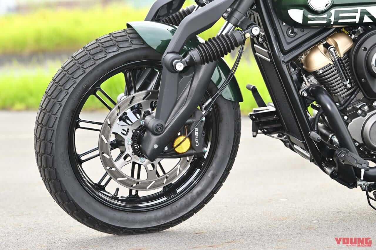 ベンダ｜ナポレオンボブ250｜【日本初上陸】独創デザインの水冷250cc・V型2気筒カスタムクルーザー「BENDA ナポレオンボブ250」試乗インプレッション