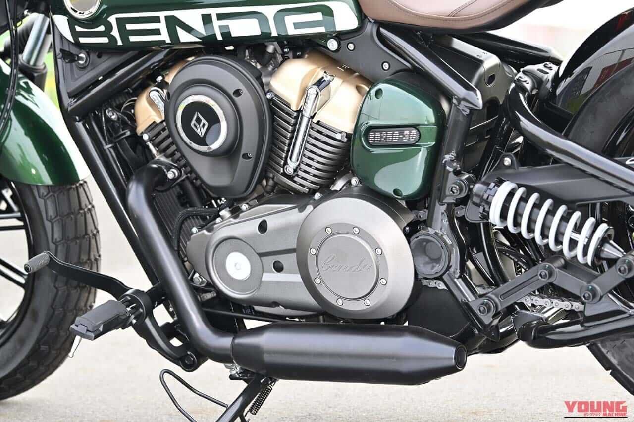 ベンダ｜ナポレオンボブ250｜【日本初上陸】独創デザインの水冷250cc・V型2気筒カスタムクルーザー「BENDA ナポレオンボブ250」試乗インプレッション