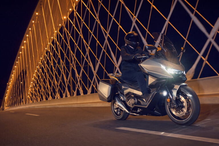 ホンダ｜フォルツァ750｜欧州仕様｜2026年モデル｜ホンダが「フォルツァ750」の2026年モデルを発表！ 5インチTFTメーターも搭載するGTコンセプトの大型スクーター