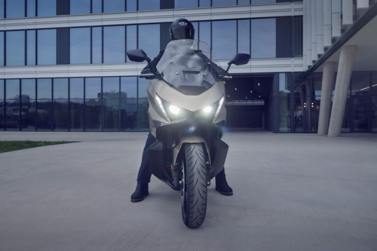 ホンダ｜フォルツァ750｜欧州仕様｜2026年モデル｜ホンダが「フォルツァ750」の2026年モデルを発表！ 5インチTFTメーターも搭載するGTコンセプトの大型スクーター