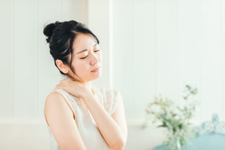 「風呂キャンセル界隈に問題アリ!? 」4割に忍び寄る「こりの重症化」とは【エレキバンで知られるピップが独自調査】