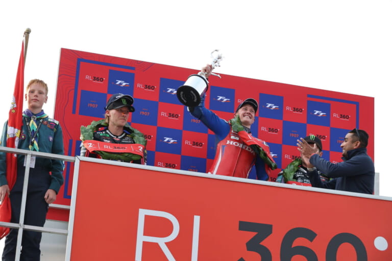 ホンダUK｜CBR1000RR-RファイアーブレードSP ディーン・ハリソン レプリカ｜【限定12台】マン島TT・スーパーストック優勝記念車「CBR1000RR-RファイアーブレードSP ディーン・ハリソン レプリカ」をホンダUKが発売【海外】