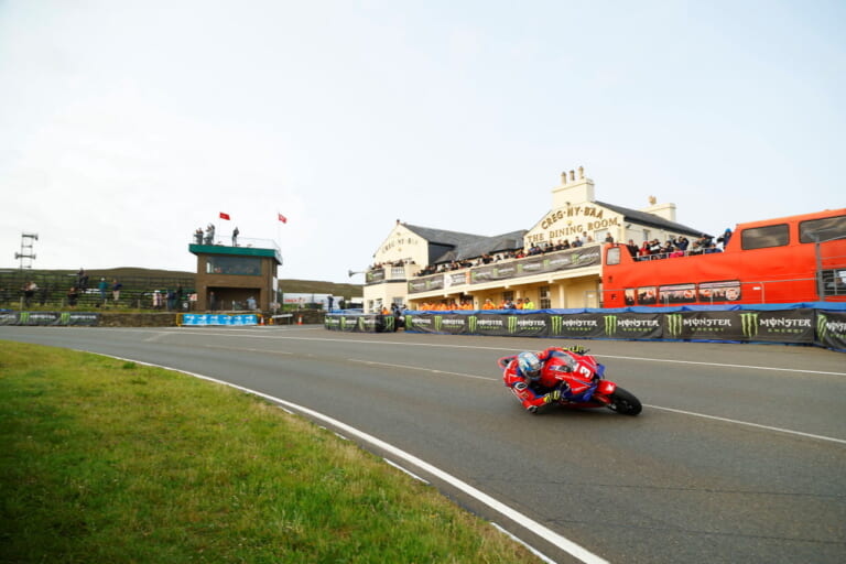 ホンダUK|CBR1000RR-RファイアーブレードSP ディーン・ハリソン レプリカ|【限定12台】マン島TT・スーパーストック優勝記念車「CBR1000RR-RファイアーブレードSP ディーン・ハリソン レプリカ」をホンダUKが発売【海外】