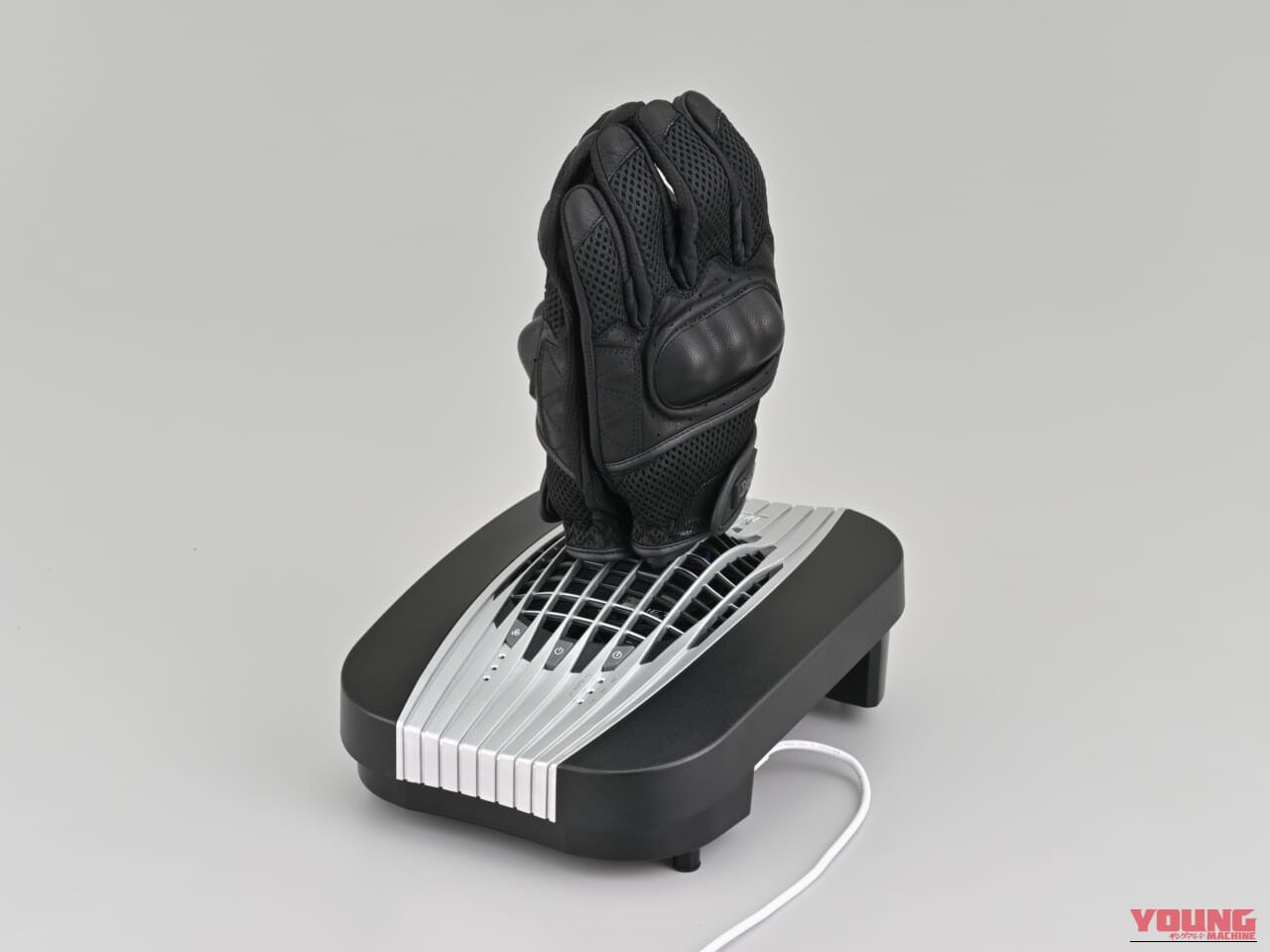 DAYTONA RE:MET TURBO|デイトナのヘルメット消臭器が超進化! 「RE:MET TURBO」は乾燥力が旧モデルの2.3倍だ!!