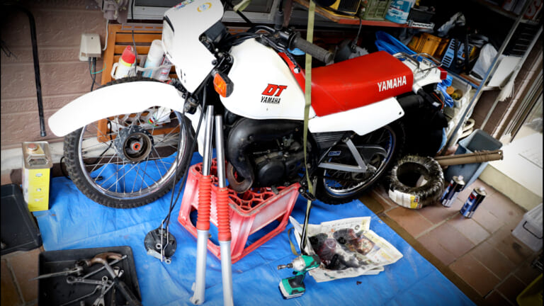 YAHAMA DT50|【DIY整備の裏技】専用工具なしで「でっかい六角穴ボルト」を外す方法、教えます