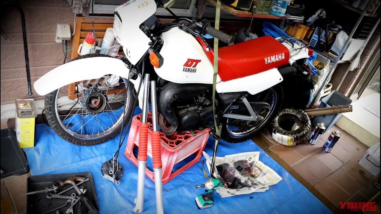 YAHAMA DT50｜【DIY整備の裏技】専用工具なしで「でっかい六角穴ボルト」を外す方法、教えます