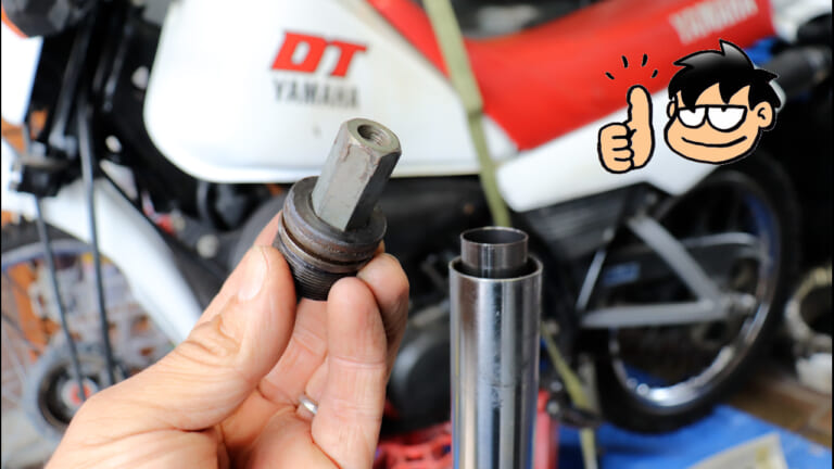 【DIY整備の裏技】専用工具なしで「でっかい六角穴ボルト」を外す方法、教えます|【DIY整備の裏技】専用工具なしで「でっかい六角穴ボルト」を外す方法、教えます