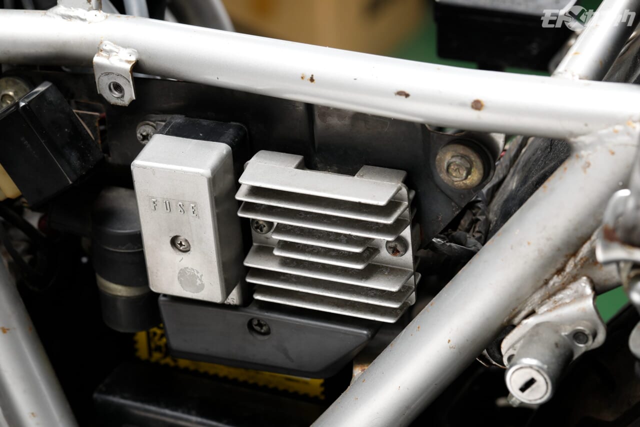 |長期放置車のエンジン始動直後に必ず確認しておきたい“電気系の稼働状況”〈GSX1100Sカタナ〉