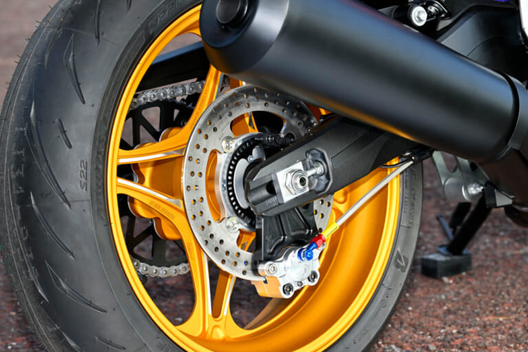 アクティブ｜CB1000F｜カスタム｜ボルドールカラーのCB1000F!! アクティブから自社パーツで勝負のカスタム車が早くも登場