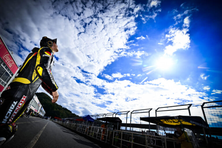 DUNLOP Racing Team with YAHAGI|長島哲太|ついに表彰台3位! みんなの頑張りがカタチになった大きな1歩──ファインダー越しに見た長島哲太×ダンロップの挑戦2025