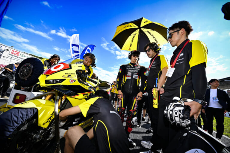 DUNLOP Racing Team with YAHAGI|長島哲太|ついに表彰台3位! みんなの頑張りがカタチになった大きな1歩──ファインダー越しに見た長島哲太×ダンロップの挑戦2025