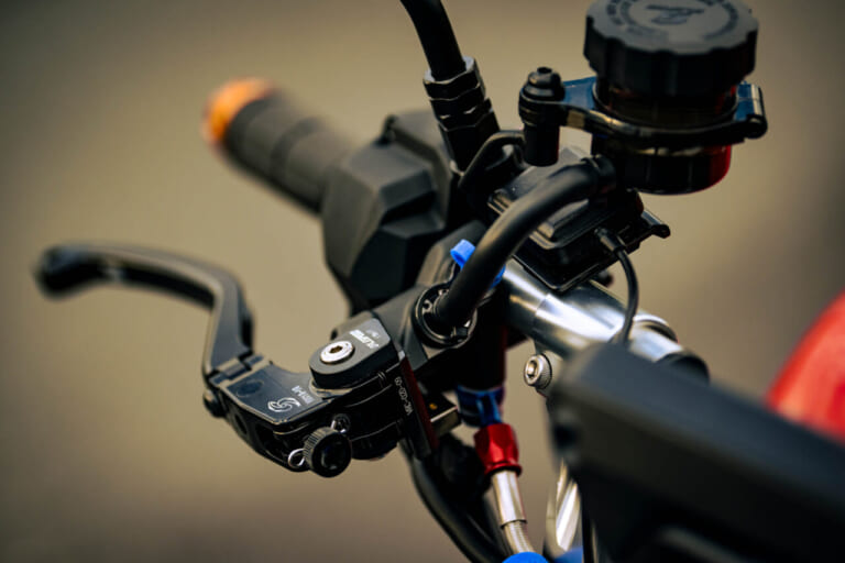 アクティブ｜CB1000F｜カスタム｜ボルドールカラーのCB1000F!! アクティブから自社パーツで勝負のカスタム車が早くも登場