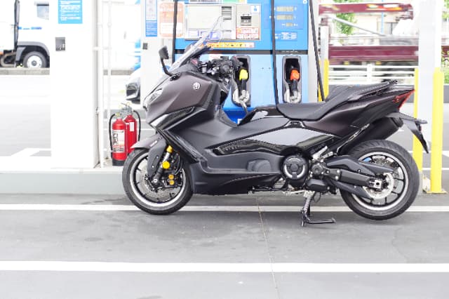 シュアラスターLOOPパワーショット×ヤマハ TMAX560|シュアラスターLOOPパワーショット「ザ・体感!!」ヤマハ TMAX560編