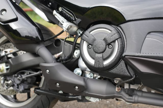 シュアラスターLOOPパワーショット×ヤマハ TMAX560|シュアラスターLOOPパワーショット「ザ・体感!!」ヤマハ TMAX560編