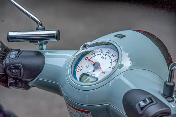 原付初心者必見! 二段階右折のやり方をおさらいしよう【Safety】｜原付初心者必見! 二段階右折のやり方をおさらいしよう【Safety】