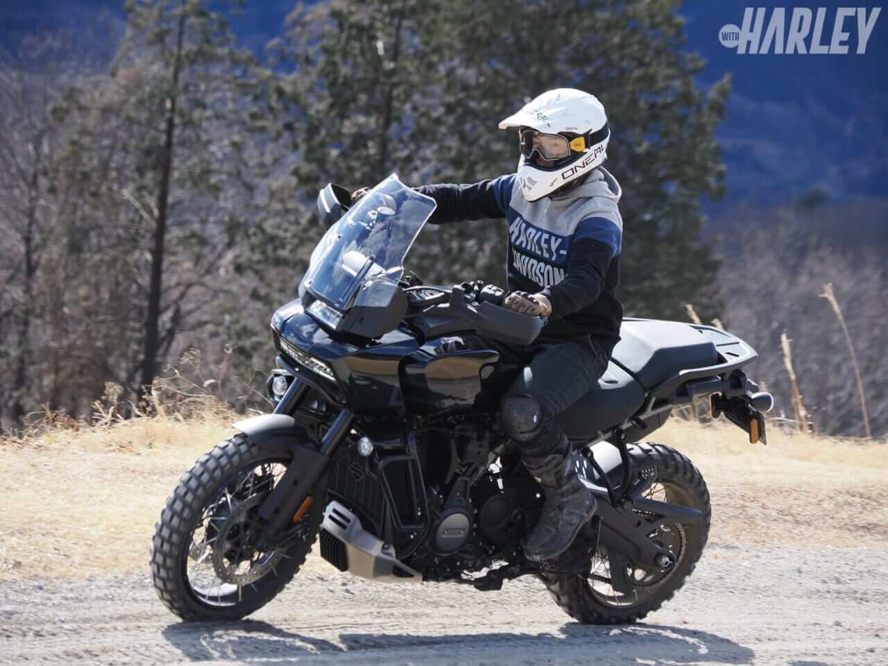 ハーレーダビッドソン|パンアメリカ|オフロード走行|ツーリングに使うだけではもったいない。土の上を走るからこそPAN AMERICAは面白い